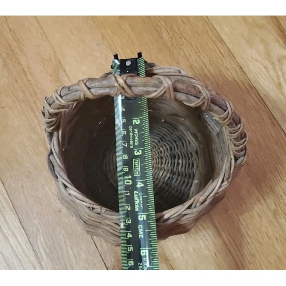 Rustic Small Woven Round Basket with Handle Wicker Home Decor or Storage‎